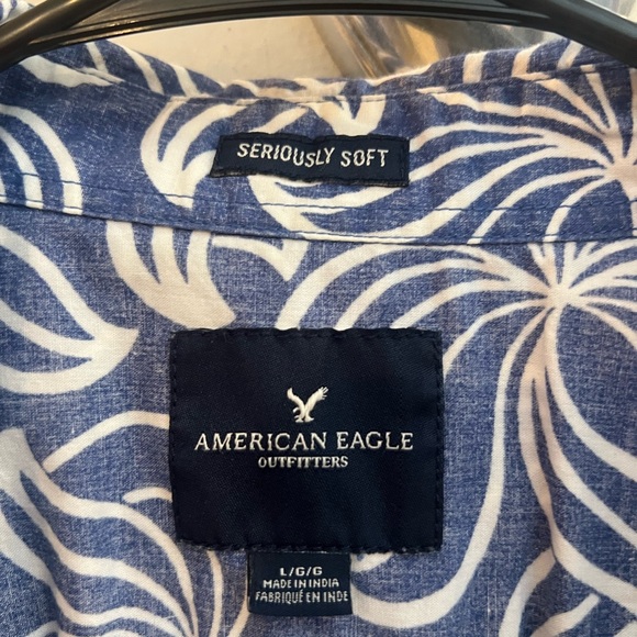 Button up - Picture 3 of 3